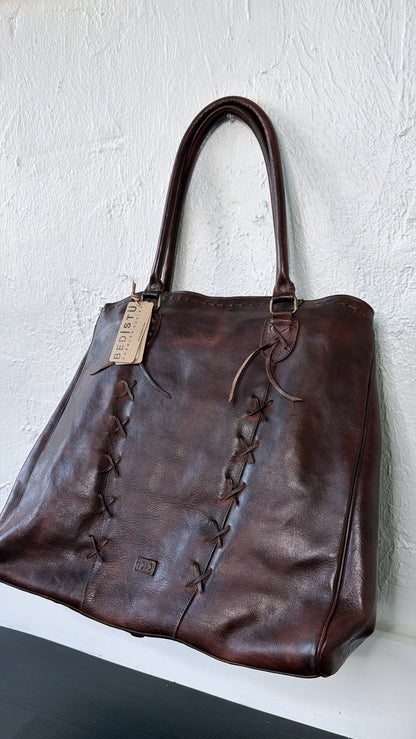 Bedstu Rebekah, Teak Dip Dye
